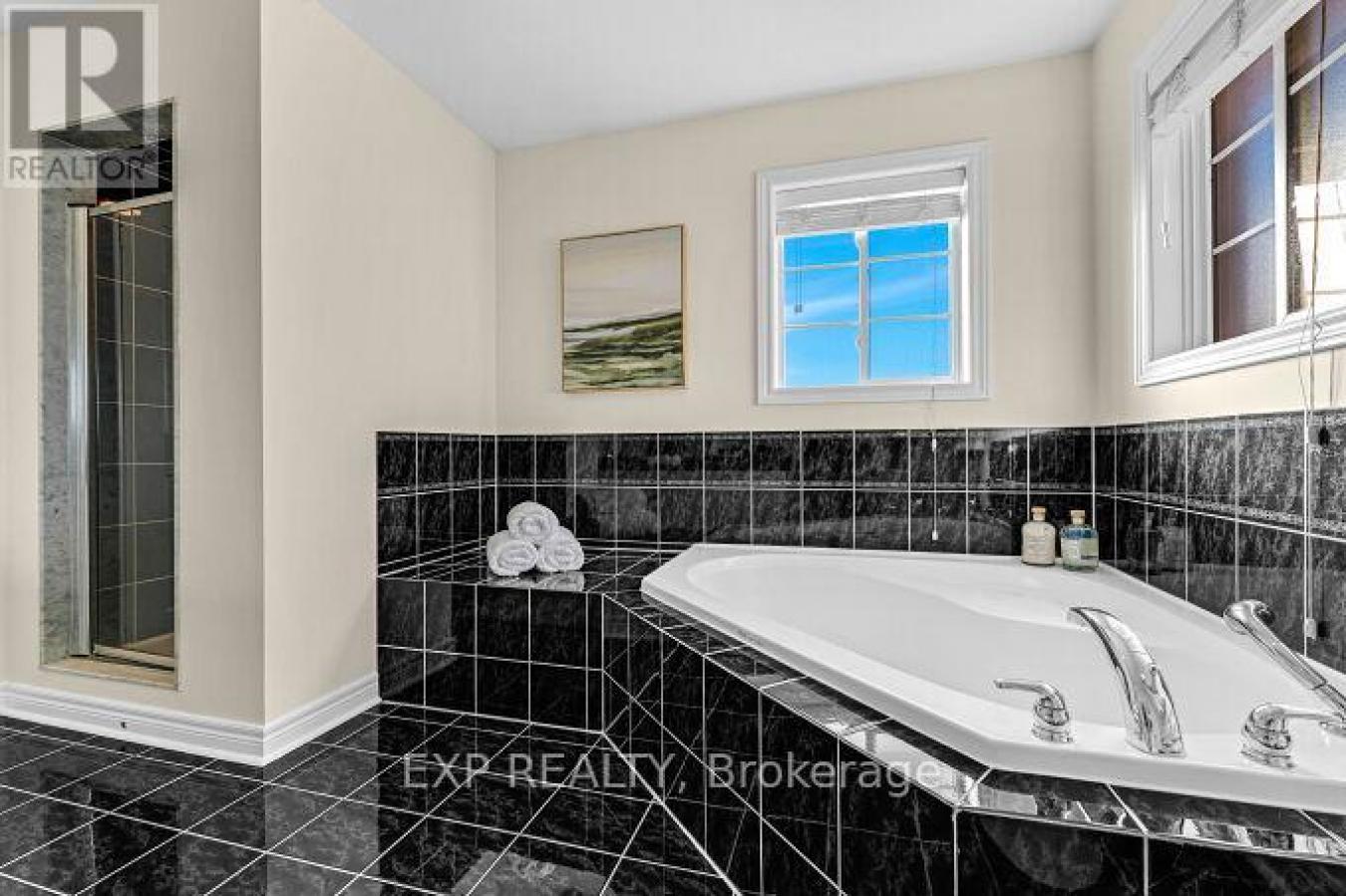 Oakville, ON, L6M4P2, Canada, 4 Bedrooms Bedrooms, ,3 BathroomsBathrooms,Residential,For Sale,1868038