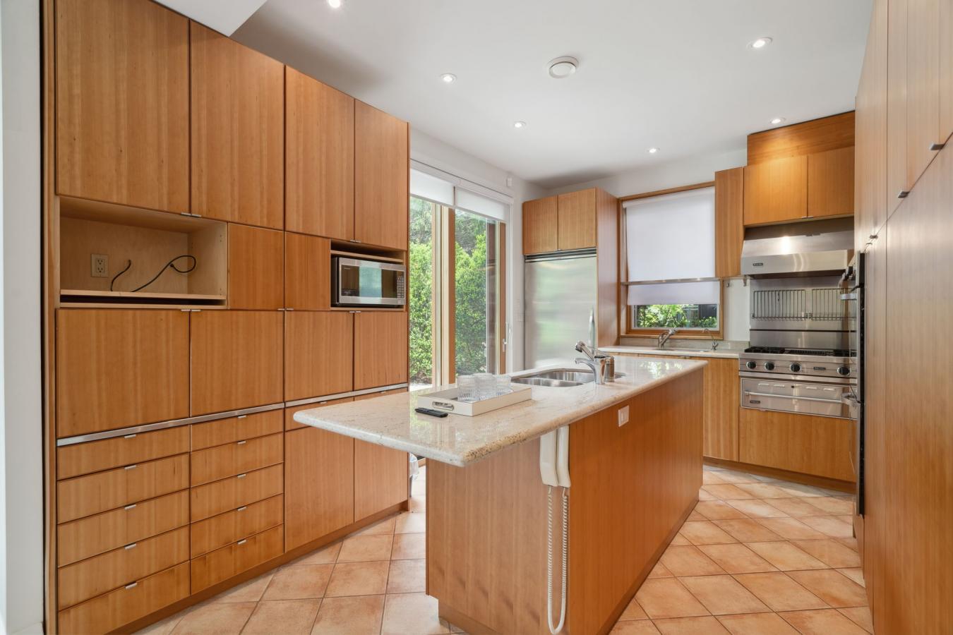 Toronto, ON, M4W 1T8, Canada, 7 Bedrooms Bedrooms, ,6 BathroomsBathrooms,Residential,For Sale,1860179