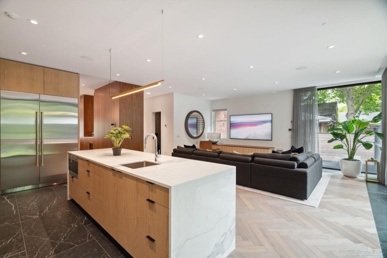 Toronto, ON, M4W 1T8, Canada, 7 Bedrooms Bedrooms, ,6 BathroomsBathrooms,Residential,For Sale,1860179
