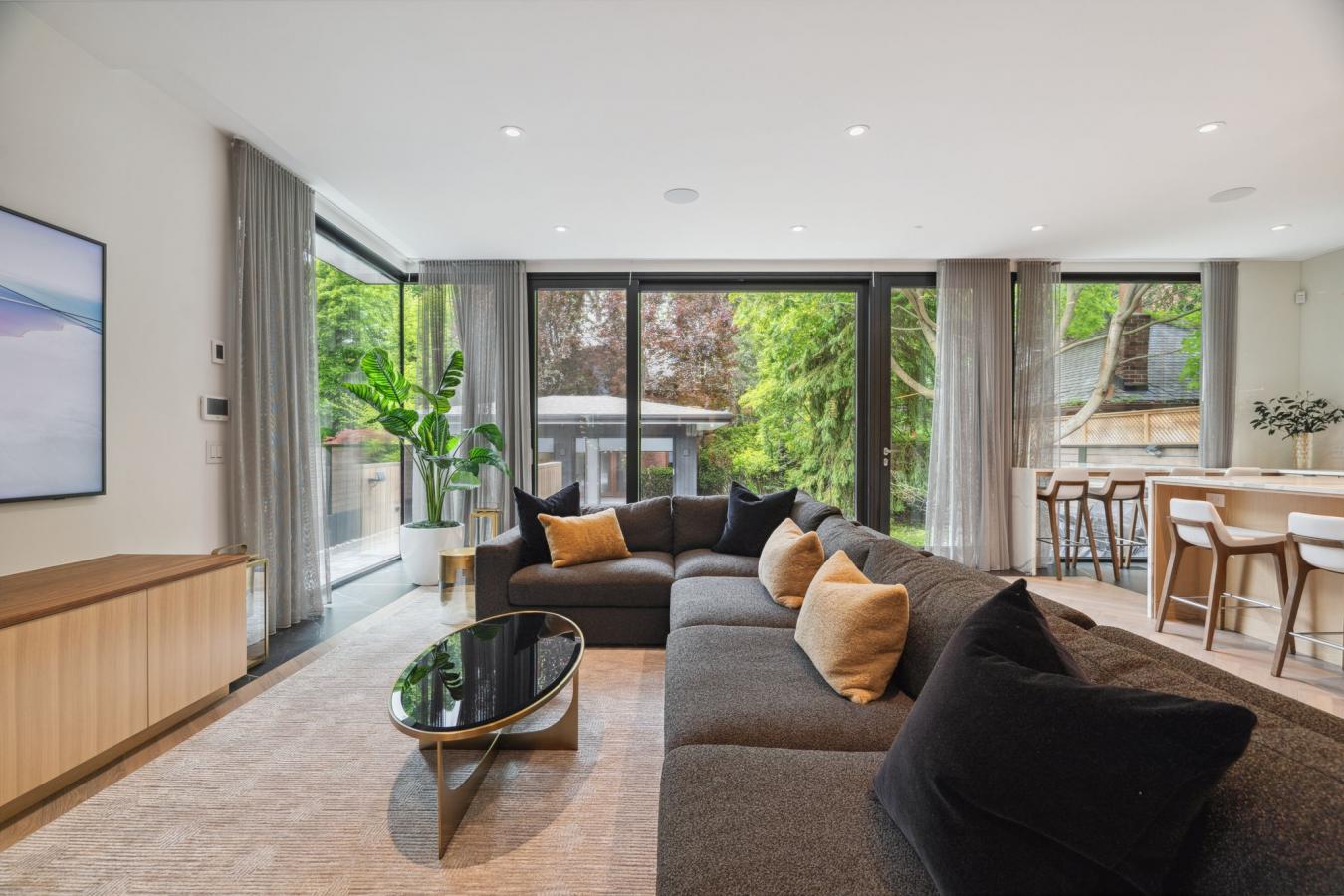 Toronto, ON, M4W 1T8, Canada, 7 Bedrooms Bedrooms, ,6 BathroomsBathrooms,Residential,For Sale,1860179