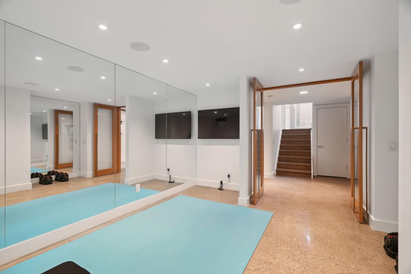 Toronto, ON, M4W 1T8, Canada, 7 Bedrooms Bedrooms, ,6 BathroomsBathrooms,Residential,For Sale,1860179