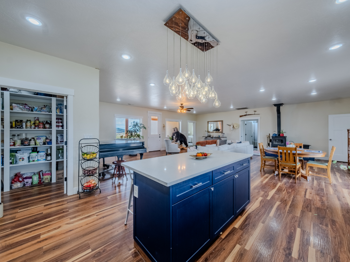 Kanab, Utah, 84331, United States, 4 Bedrooms Bedrooms, ,3 BathroomsBathrooms,Residential,For Sale,1868035