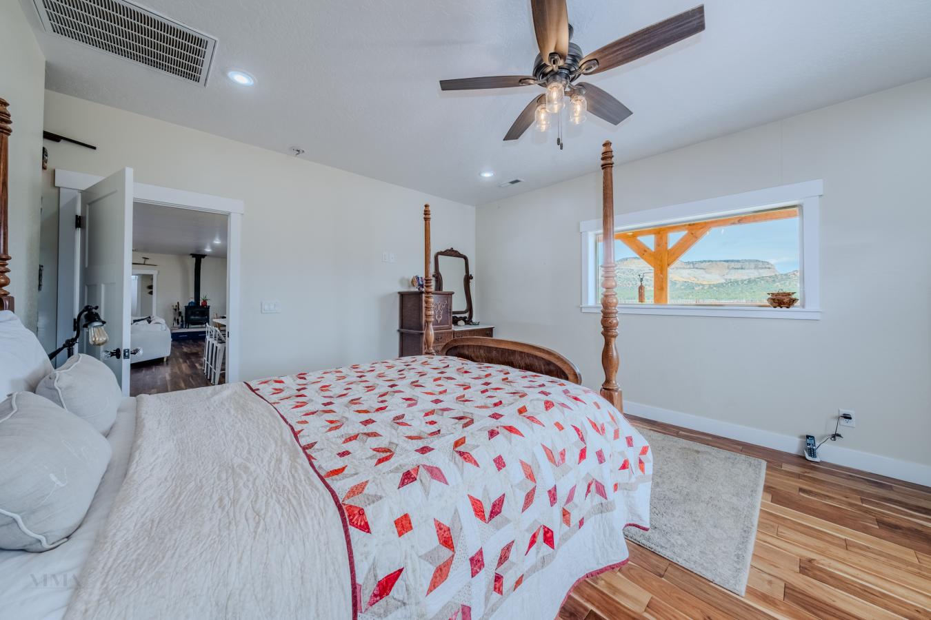 Kanab, Utah, 84331, United States, 4 Bedrooms Bedrooms, ,3 BathroomsBathrooms,Residential,For Sale,1868035