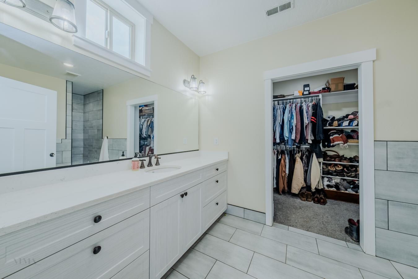 Kanab, Utah, 84331, United States, 4 Bedrooms Bedrooms, ,3 BathroomsBathrooms,Residential,For Sale,1868035