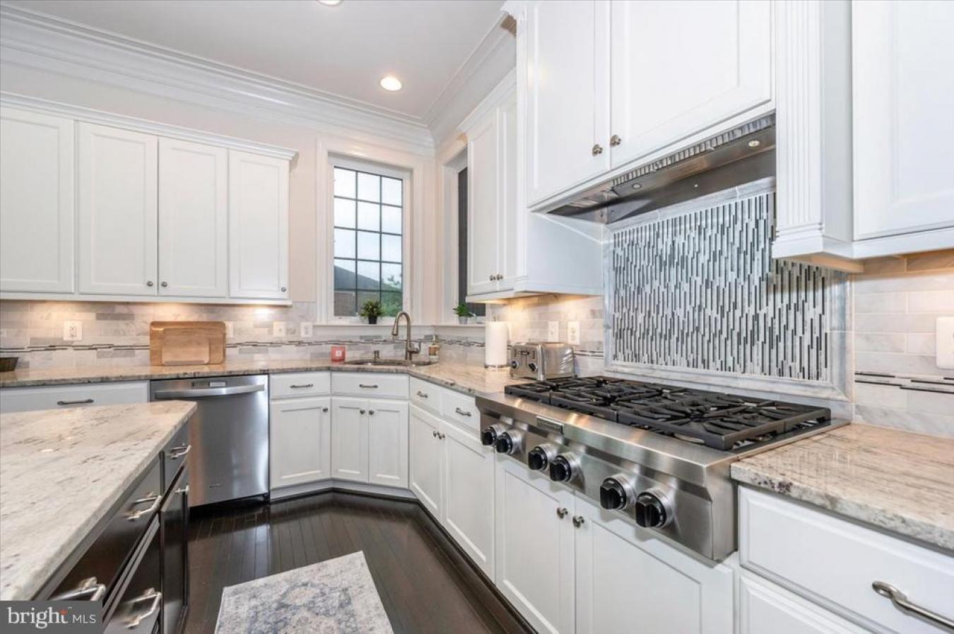 Gaithersburg, Maryland, 20878, United States, 5 Bedrooms Bedrooms, ,4 BathroomsBathrooms,Residential,For Sale,1868030