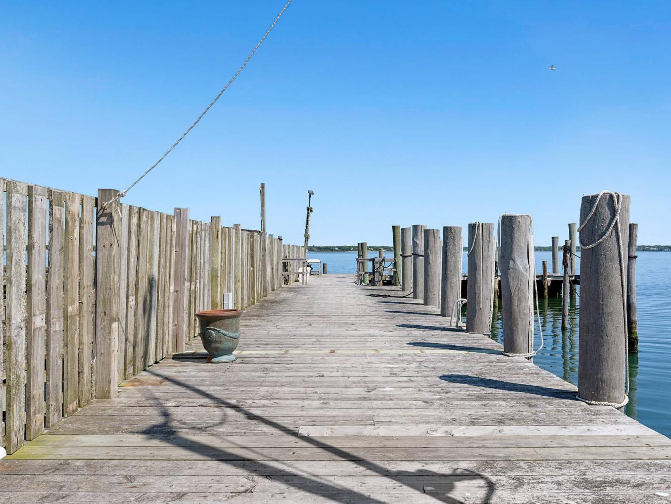 Hampton Bays, New York, 11946, United States, ,Residential,For Sale,1862725