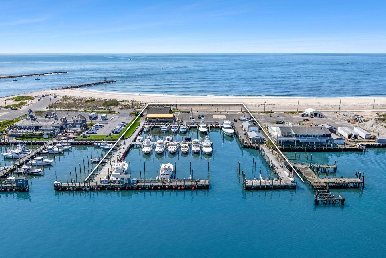 Hampton Bays, New York, 11946, United States, ,Residential,For Sale,1862725