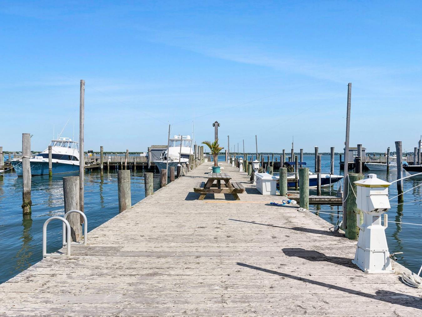 Hampton Bays, New York, 11946, United States, ,Residential,For Sale,1862725