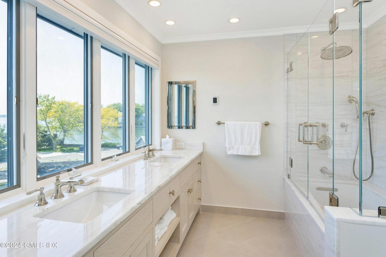 Greenwich, Connecticut, 06830, United States, 7 Bedrooms Bedrooms, ,5 BathroomsBathrooms,Residential,For Sale,1862724