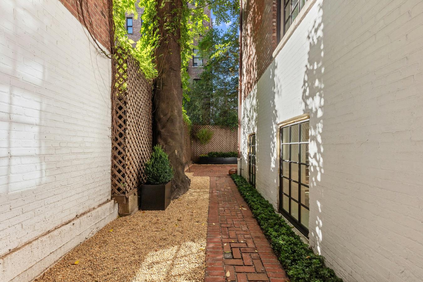Greenwich Village, New York, 10011, United States, 8 Bedrooms Bedrooms, ,7 BathroomsBathrooms,Residential,For Sale,1862723