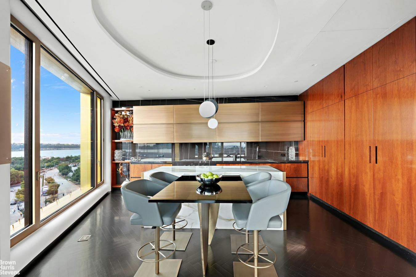 Chelsea, New York, 10011, United States, 3 Bedrooms Bedrooms, ,2 BathroomsBathrooms,Residential,For Sale,1946303