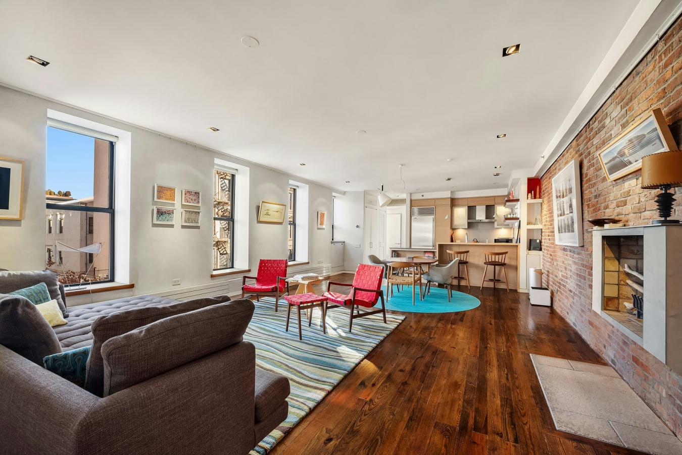 East Village, New York, 10009, United States, 2 Bedrooms Bedrooms, ,2 BathroomsBathrooms,Residential,For Sale,1946302