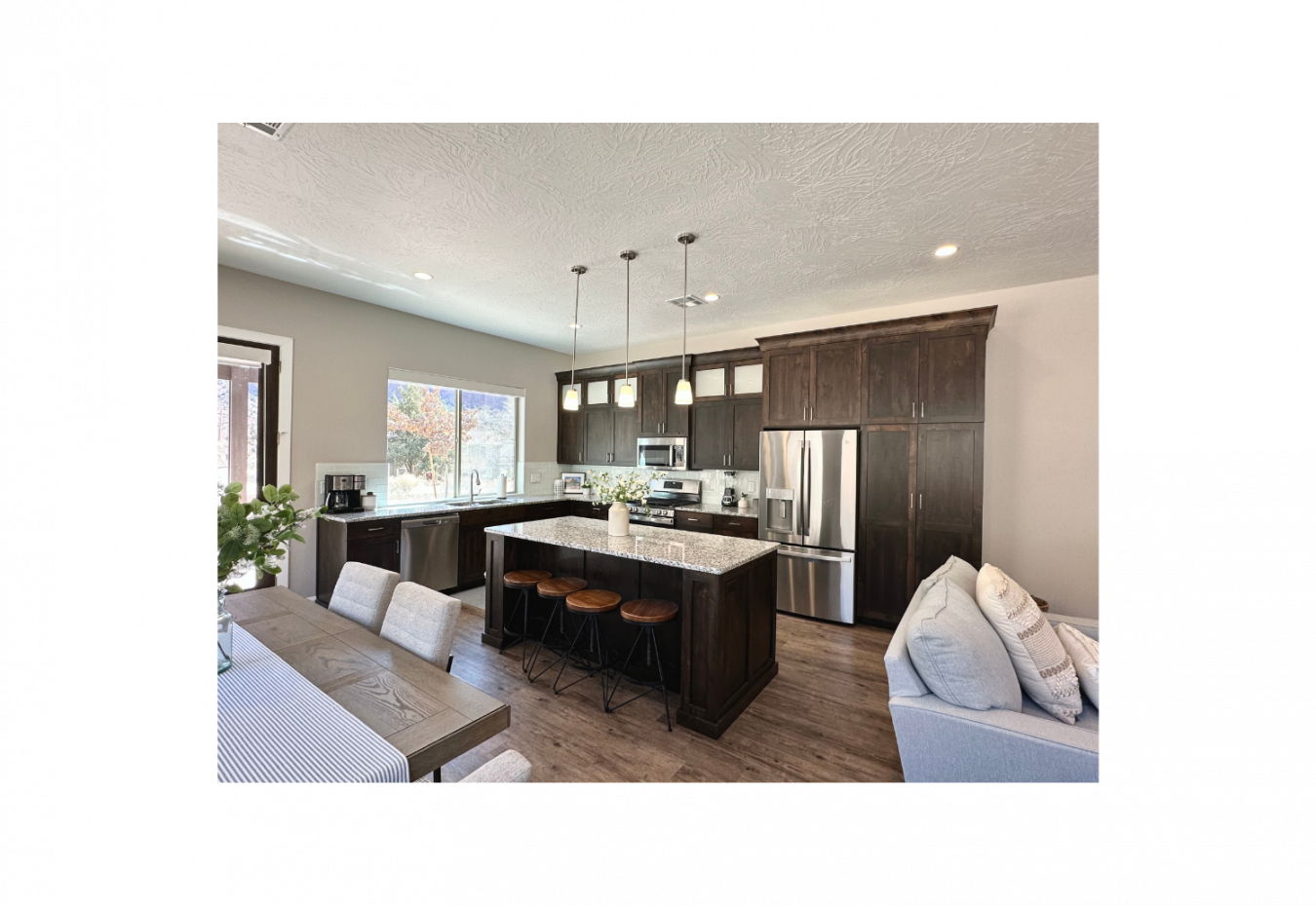 Springdale, Washington, 84767, United States, 1 Bedroom Bedrooms, ,2 BathroomsBathrooms,Residential,For Sale,1869012