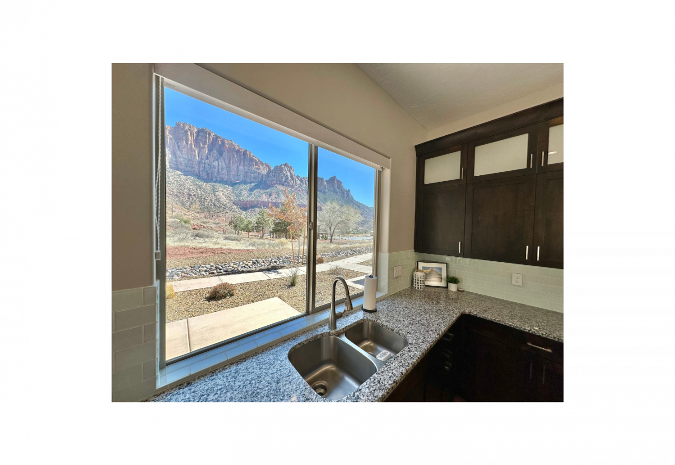 Springdale, Washington, 84767, United States, 1 Bedroom Bedrooms, ,2 BathroomsBathrooms,Residential,For Sale,1869012