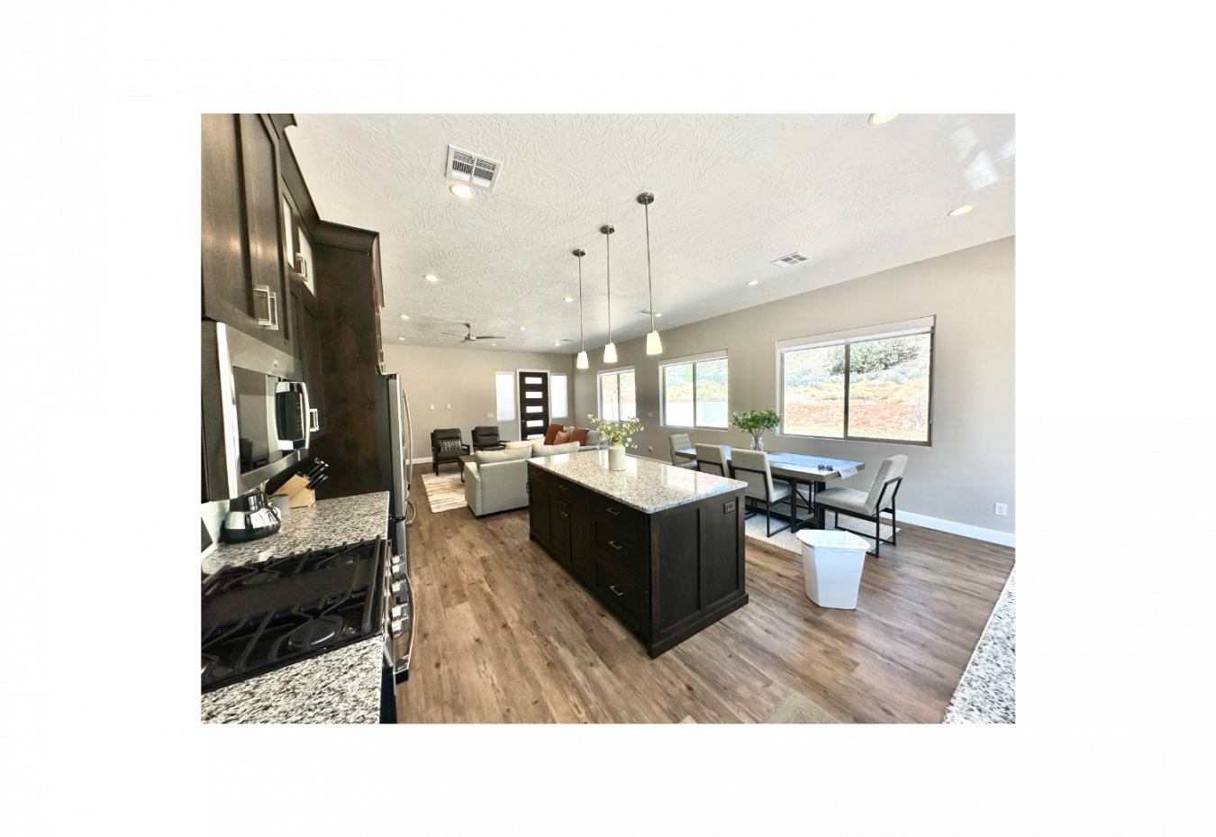 Springdale, Washington, 84767, United States, 1 Bedroom Bedrooms, ,2 BathroomsBathrooms,Residential,For Sale,1869012