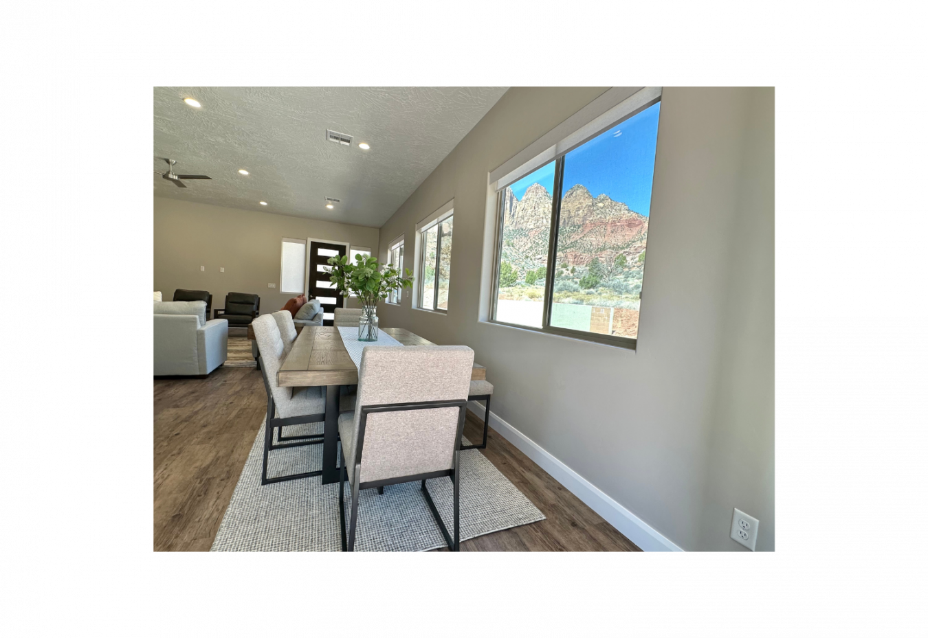 Springdale, Washington, 84767, United States, 1 Bedroom Bedrooms, ,2 BathroomsBathrooms,Residential,For Sale,1869012