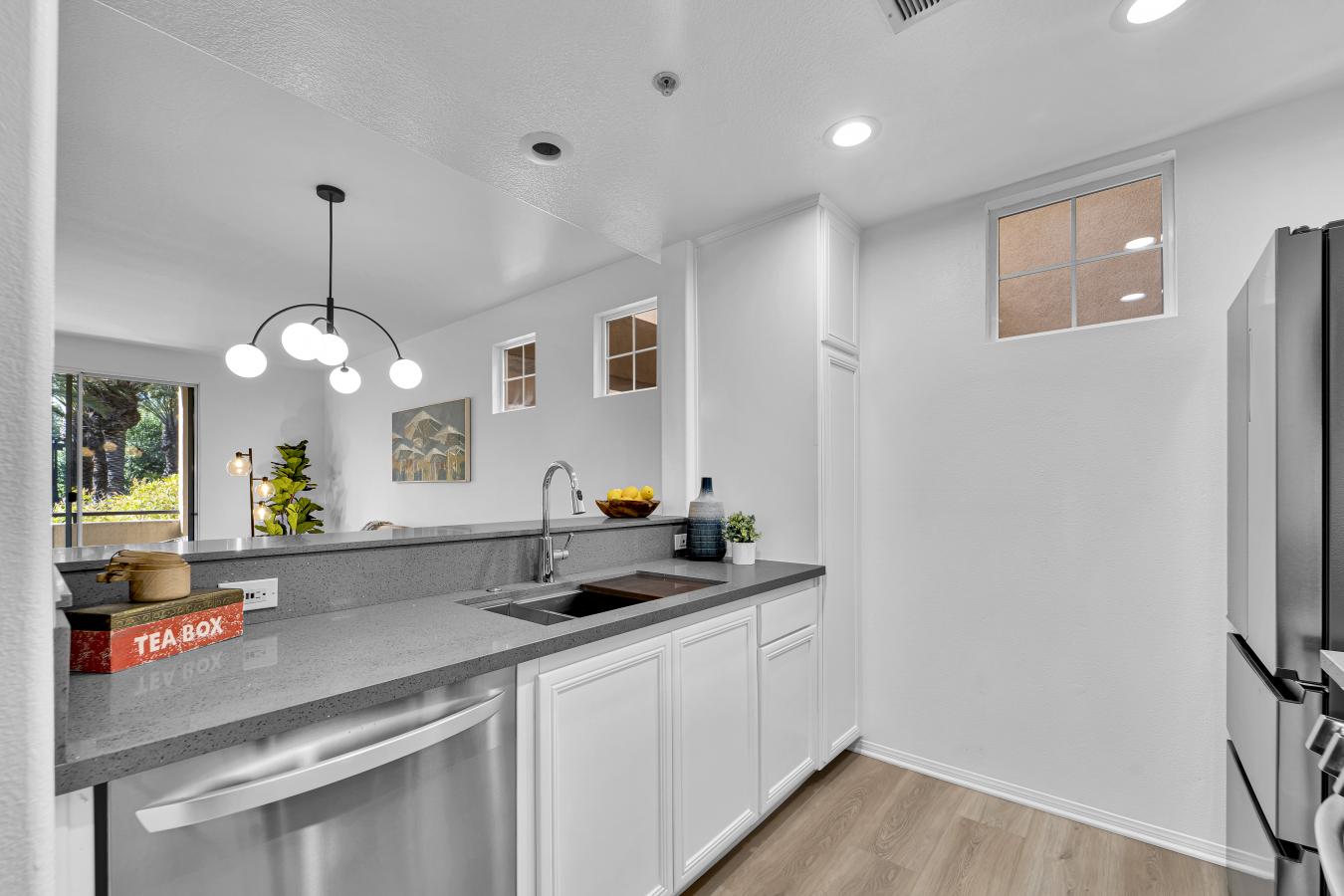 Playa Vista, Los Angeles, 90094, United States, 2 Bedrooms Bedrooms, ,2 BathroomsBathrooms,Residential,For Sale,1869008