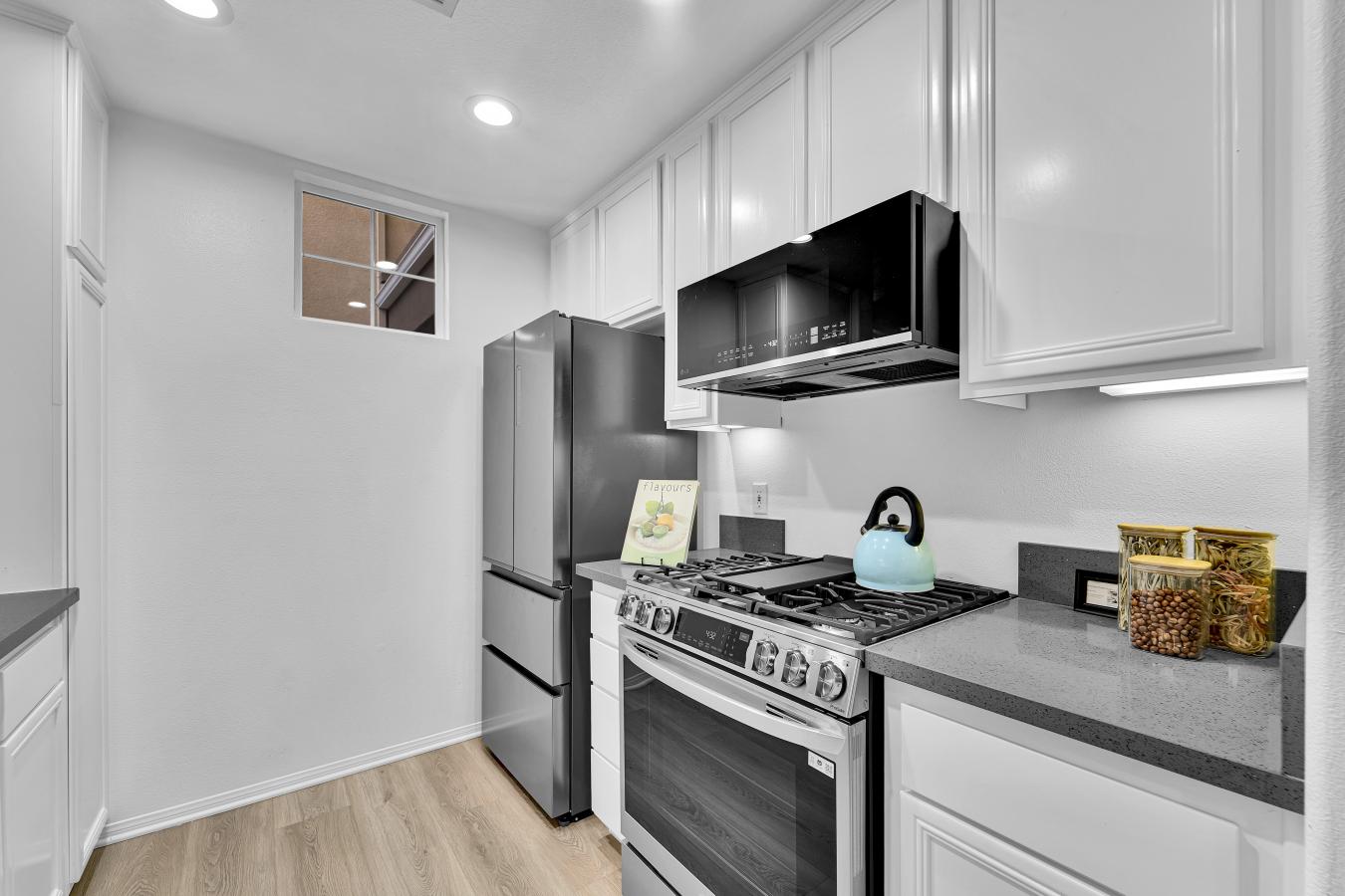 Playa Vista, Los Angeles, 90094, United States, 2 Bedrooms Bedrooms, ,2 BathroomsBathrooms,Residential,For Sale,1869008