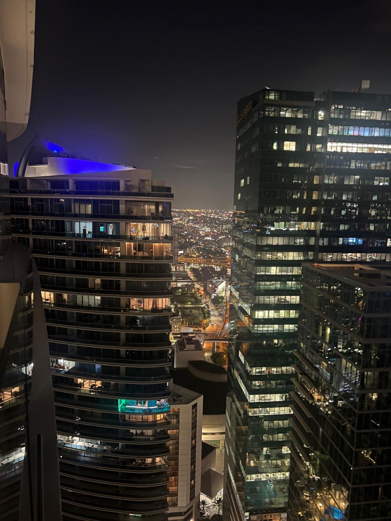 Miami, Florida, 33131, United States, 2 Bedrooms Bedrooms, ,2 BathroomsBathrooms,Residential,For Sale,1867819