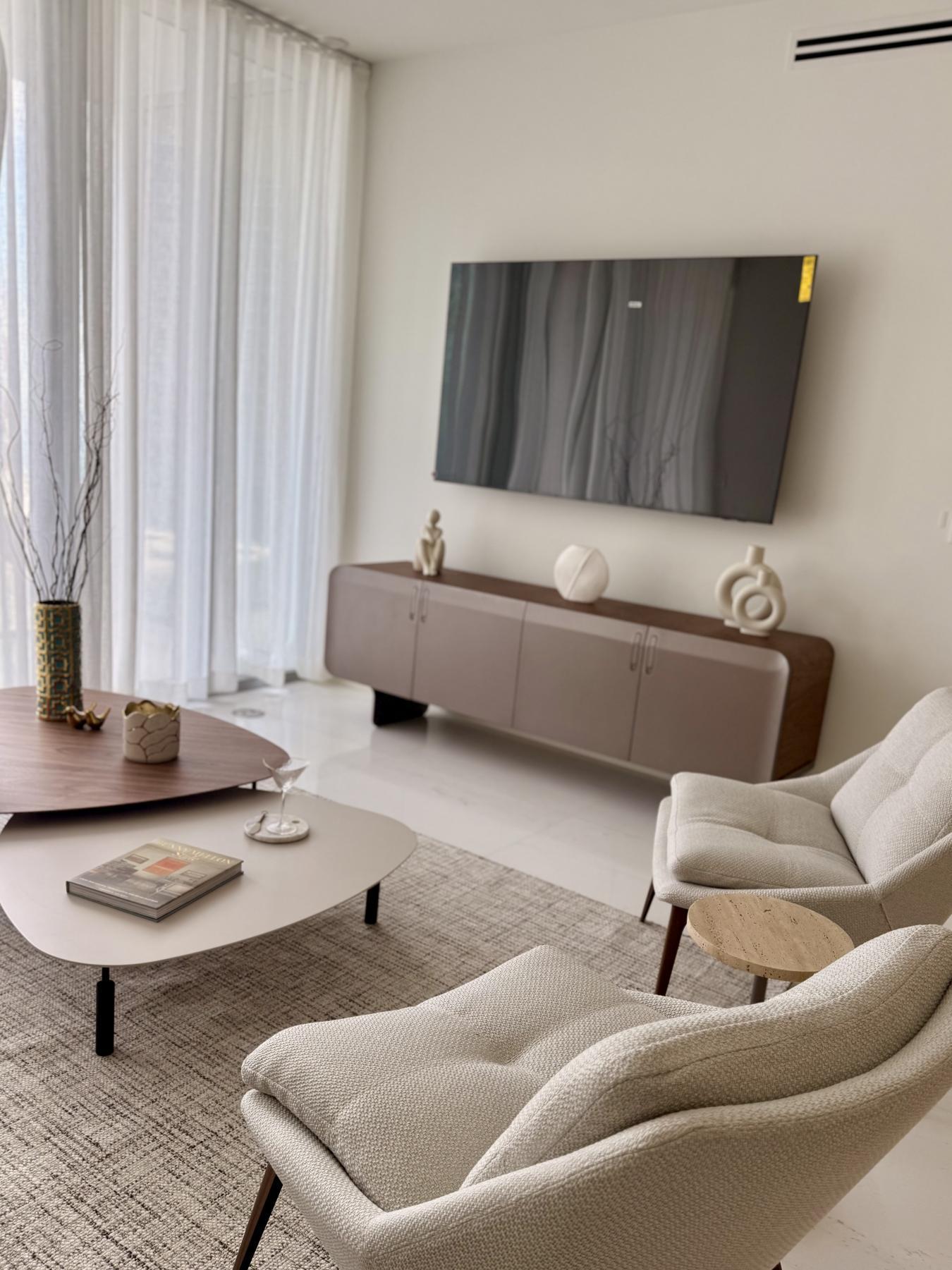 Miami, Florida, 33131, United States, 2 Bedrooms Bedrooms, ,2 BathroomsBathrooms,Residential,For Sale,1867819