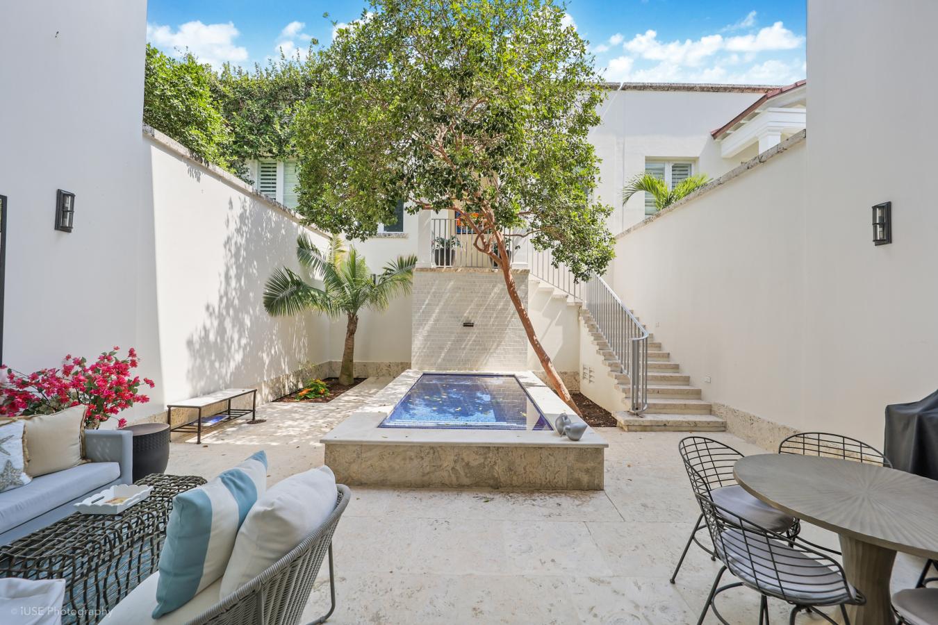 Coral Gables, Florida, 33134, United States, 4 Bedrooms Bedrooms, ,4 BathroomsBathrooms,Residential,For Sale,1867818