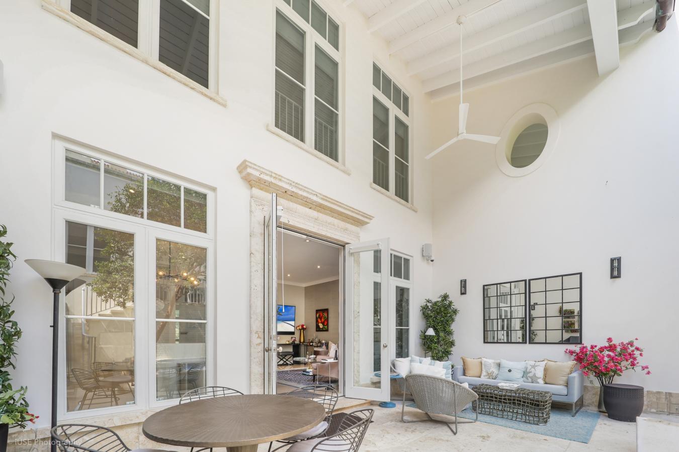 Coral Gables, Florida, 33134, United States, 4 Bedrooms Bedrooms, ,4 BathroomsBathrooms,Residential,For Sale,1867818