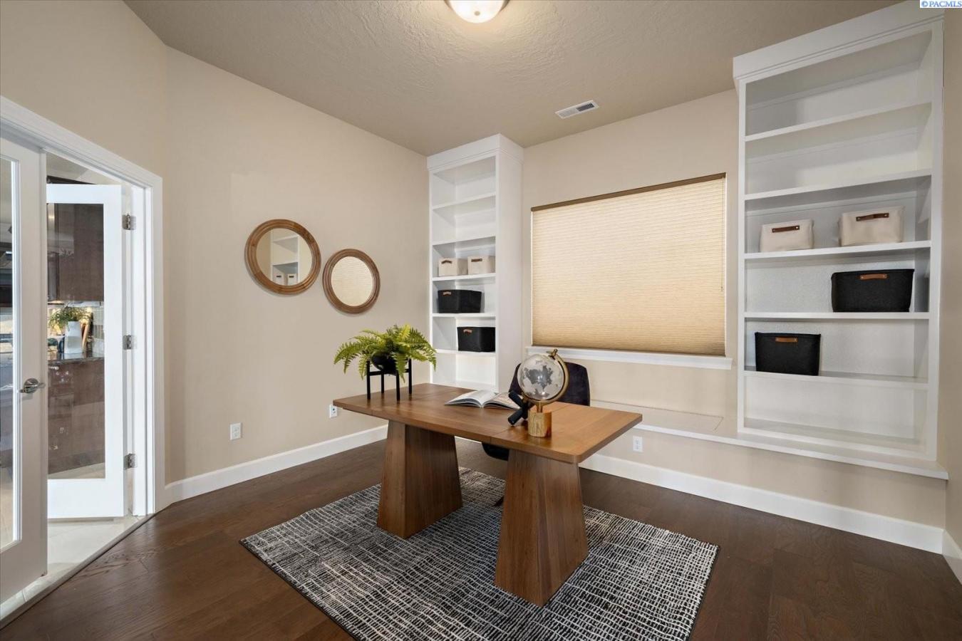 Kennewick, Washington, 99338, United States, 4 Bedrooms Bedrooms, ,4 BathroomsBathrooms,Residential,For Sale,1868997