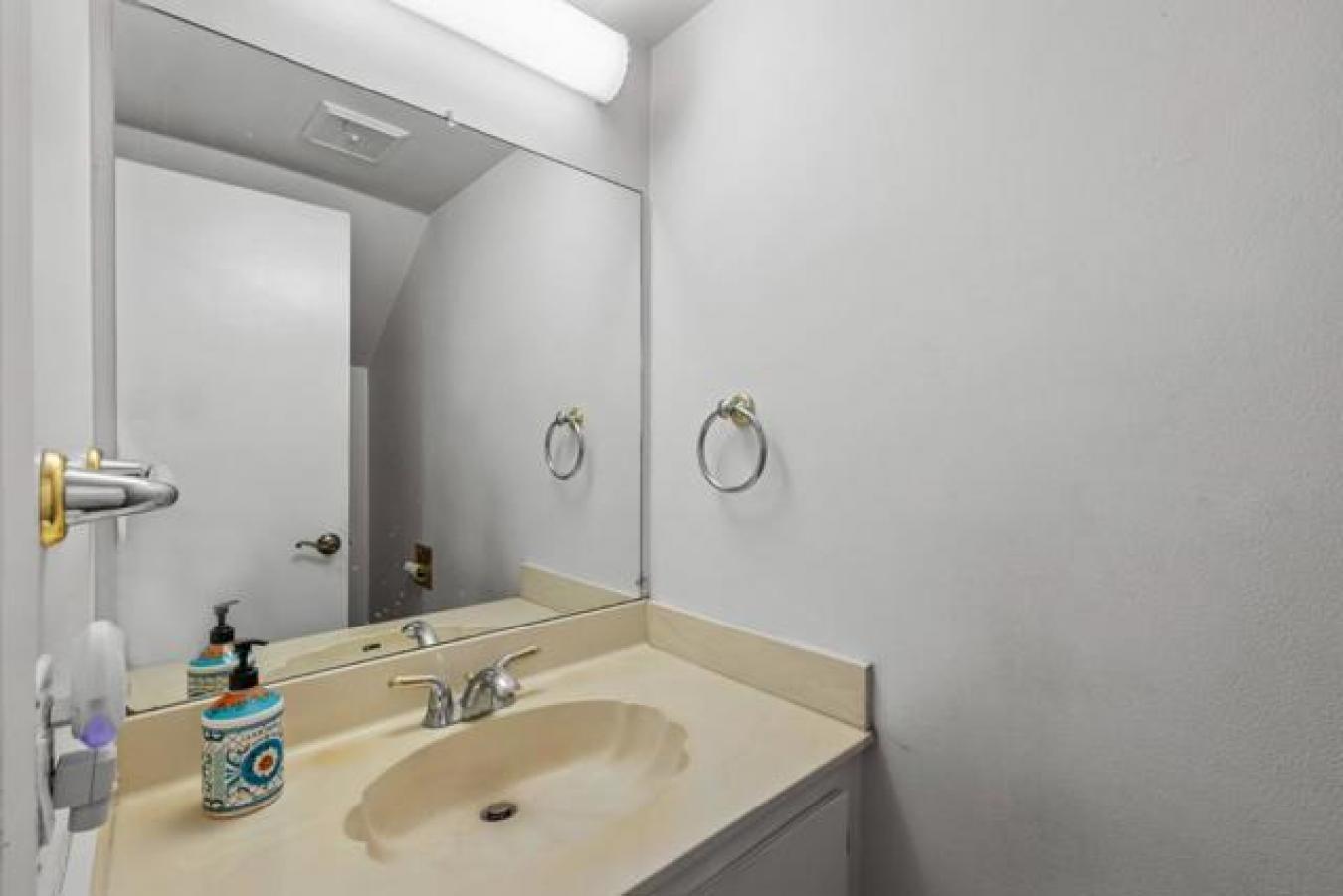 San Jose, California, 95133, United States, 4 Bedrooms Bedrooms, ,2 BathroomsBathrooms,Residential,For Sale,1868995
