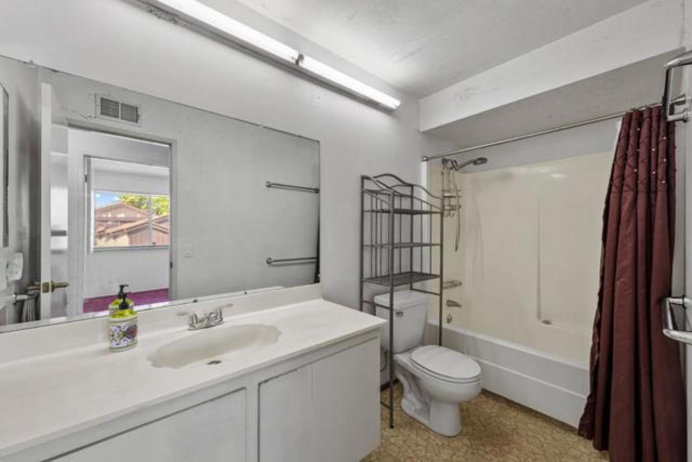 San Jose, California, 95133, United States, 4 Bedrooms Bedrooms, ,2 BathroomsBathrooms,Residential,For Sale,1868995