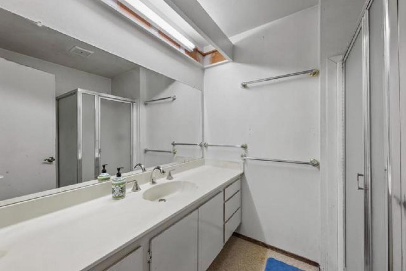 San Jose, California, 95133, United States, 4 Bedrooms Bedrooms, ,2 BathroomsBathrooms,Residential,For Sale,1868995