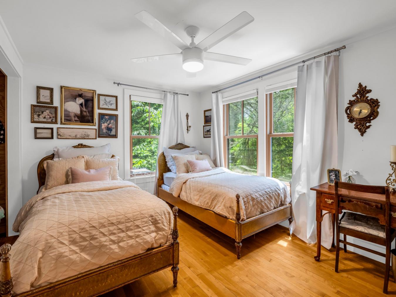 Hendersonville, Henderson, 28739, United States, 2 Bedrooms Bedrooms, ,2 BathroomsBathrooms,Residential,For Sale,1868986