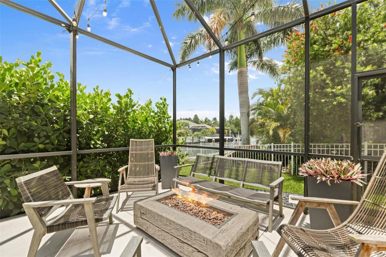 BRADENTON, Florida, 34208, United States, 2 Bedrooms Bedrooms, ,3 BathroomsBathrooms,Residential,For Sale,1871422