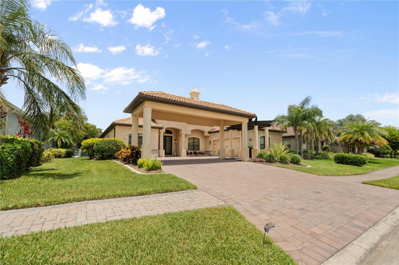 BRADENTON, Florida, 34208, United States, 2 Bedrooms Bedrooms, ,3 BathroomsBathrooms,Residential,For Sale,1871422