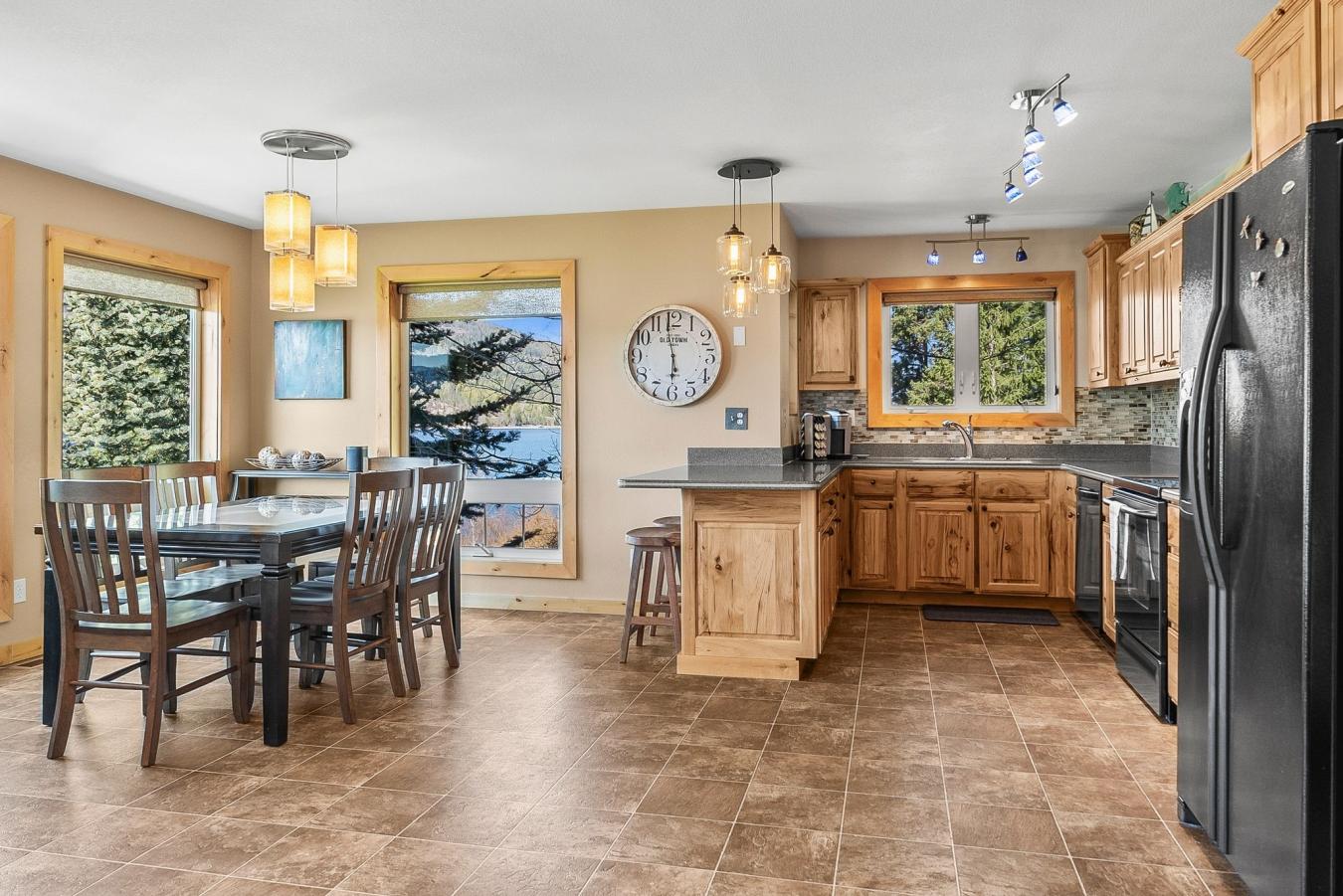 Sagle, Bonner, 83860, United States, 3 Bedrooms Bedrooms, ,3 BathroomsBathrooms,Residential,For Sale,1871418