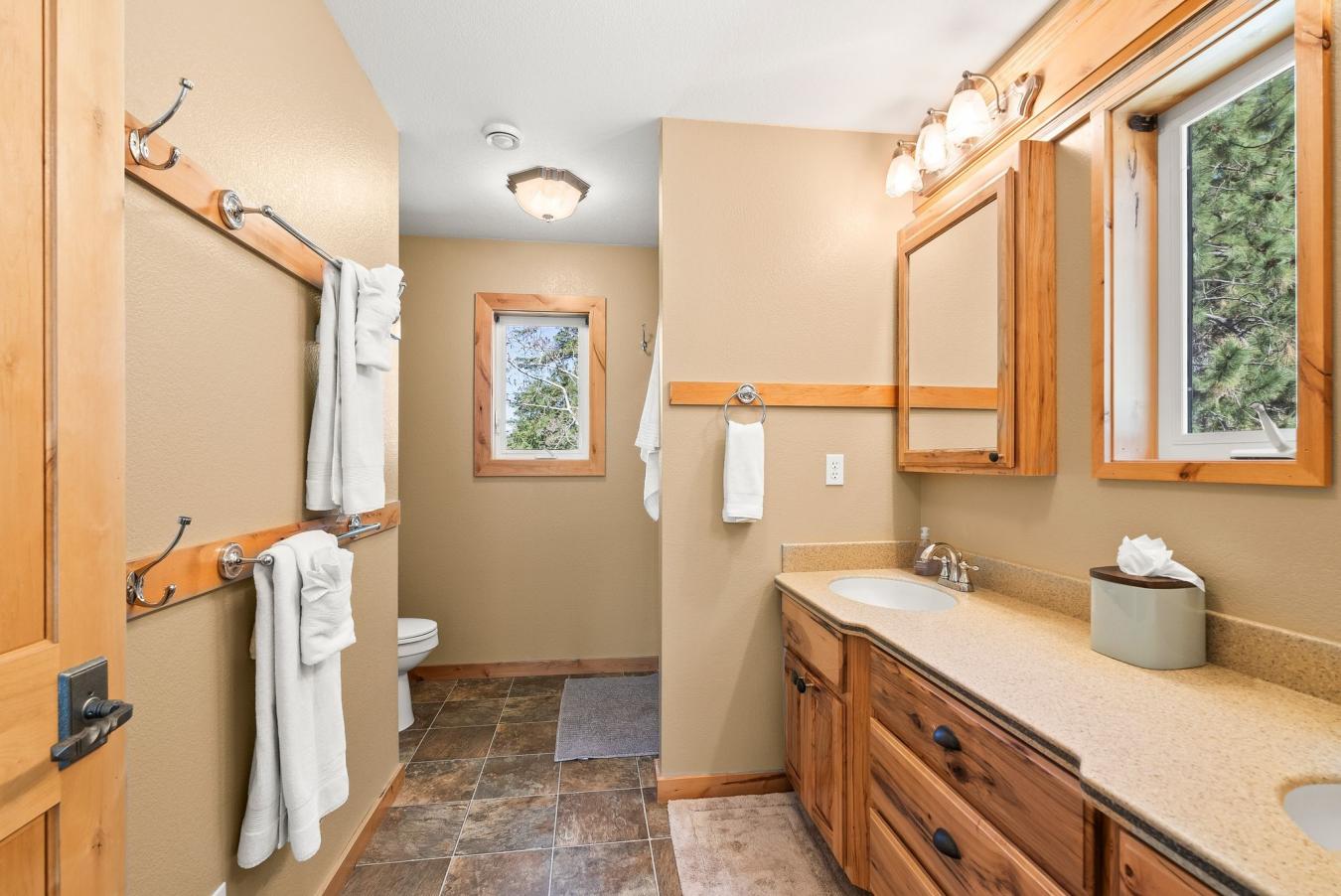 Sagle, Bonner, 83860, United States, 3 Bedrooms Bedrooms, ,3 BathroomsBathrooms,Residential,For Sale,1871418