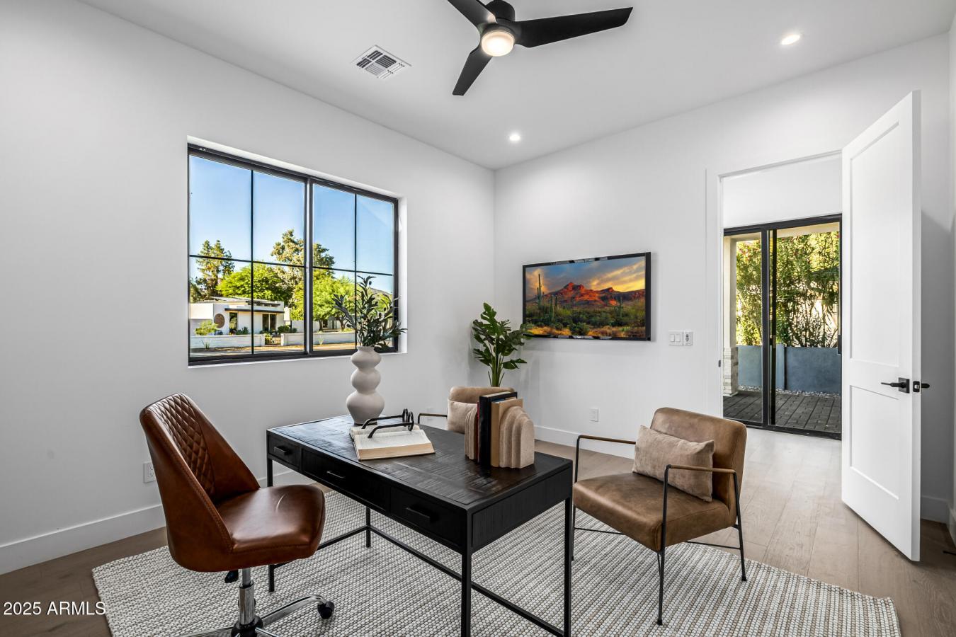 Phoenix, Arizona, 85018, United States, 5 Bedrooms Bedrooms, ,4 BathroomsBathrooms,Residential,For Sale,1871744