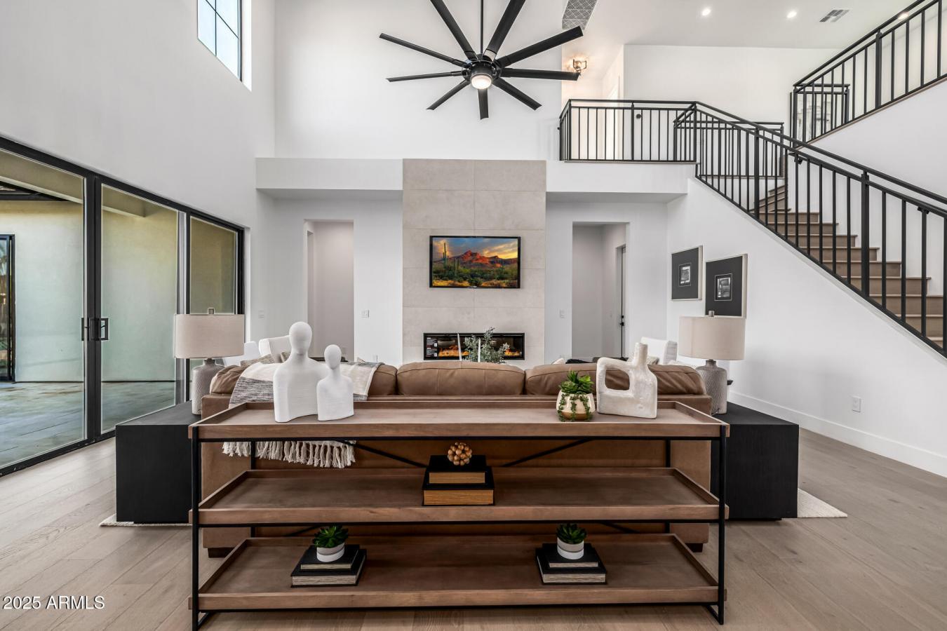 Phoenix, Arizona, 85018, United States, 5 Bedrooms Bedrooms, ,4 BathroomsBathrooms,Residential,For Sale,1871744