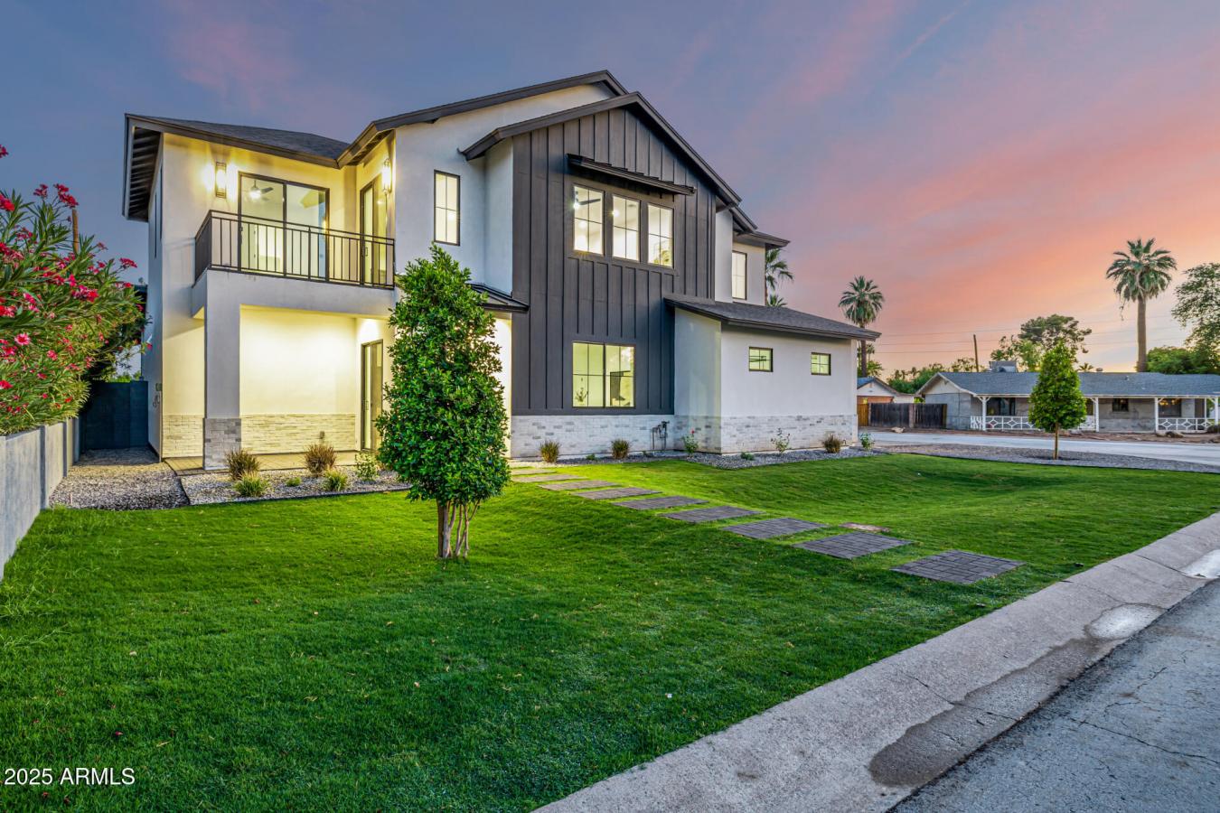 Phoenix, Arizona, 85018, United States, 5 Bedrooms Bedrooms, ,4 BathroomsBathrooms,Residential,For Sale,1871744