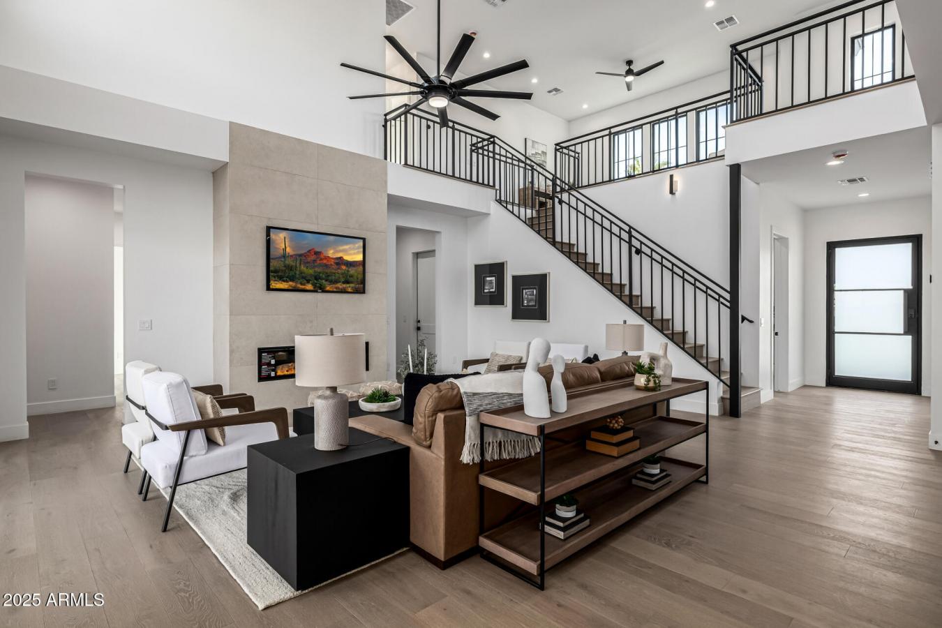 Phoenix, Arizona, 85018, United States, 5 Bedrooms Bedrooms, ,4 BathroomsBathrooms,Residential,For Sale,1871744