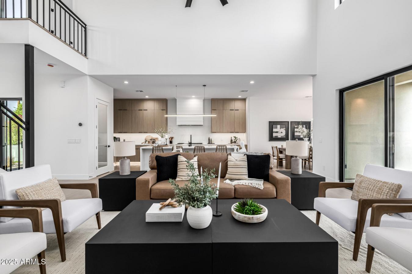 Phoenix, Arizona, 85018, United States, 5 Bedrooms Bedrooms, ,4 BathroomsBathrooms,Residential,For Sale,1871744