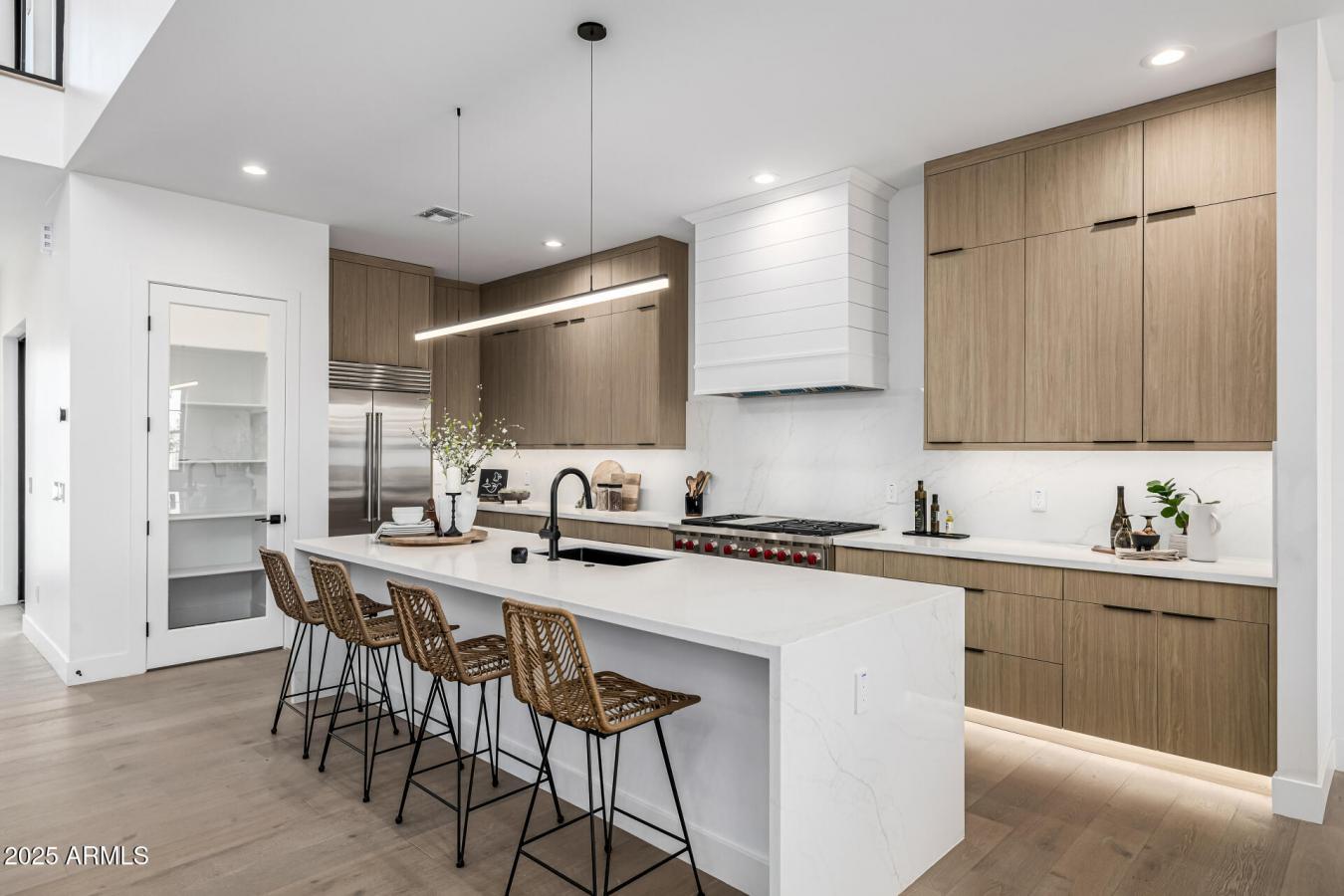 Phoenix, Arizona, 85018, United States, 5 Bedrooms Bedrooms, ,4 BathroomsBathrooms,Residential,For Sale,1871744