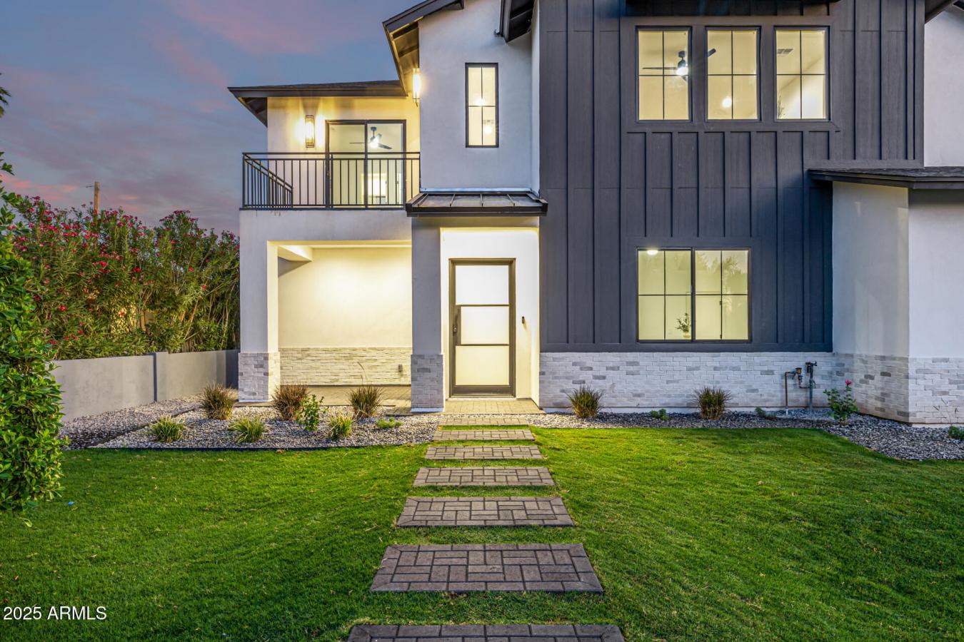 Phoenix, Arizona, 85018, United States, 5 Bedrooms Bedrooms, ,4 BathroomsBathrooms,Residential,For Sale,1871744