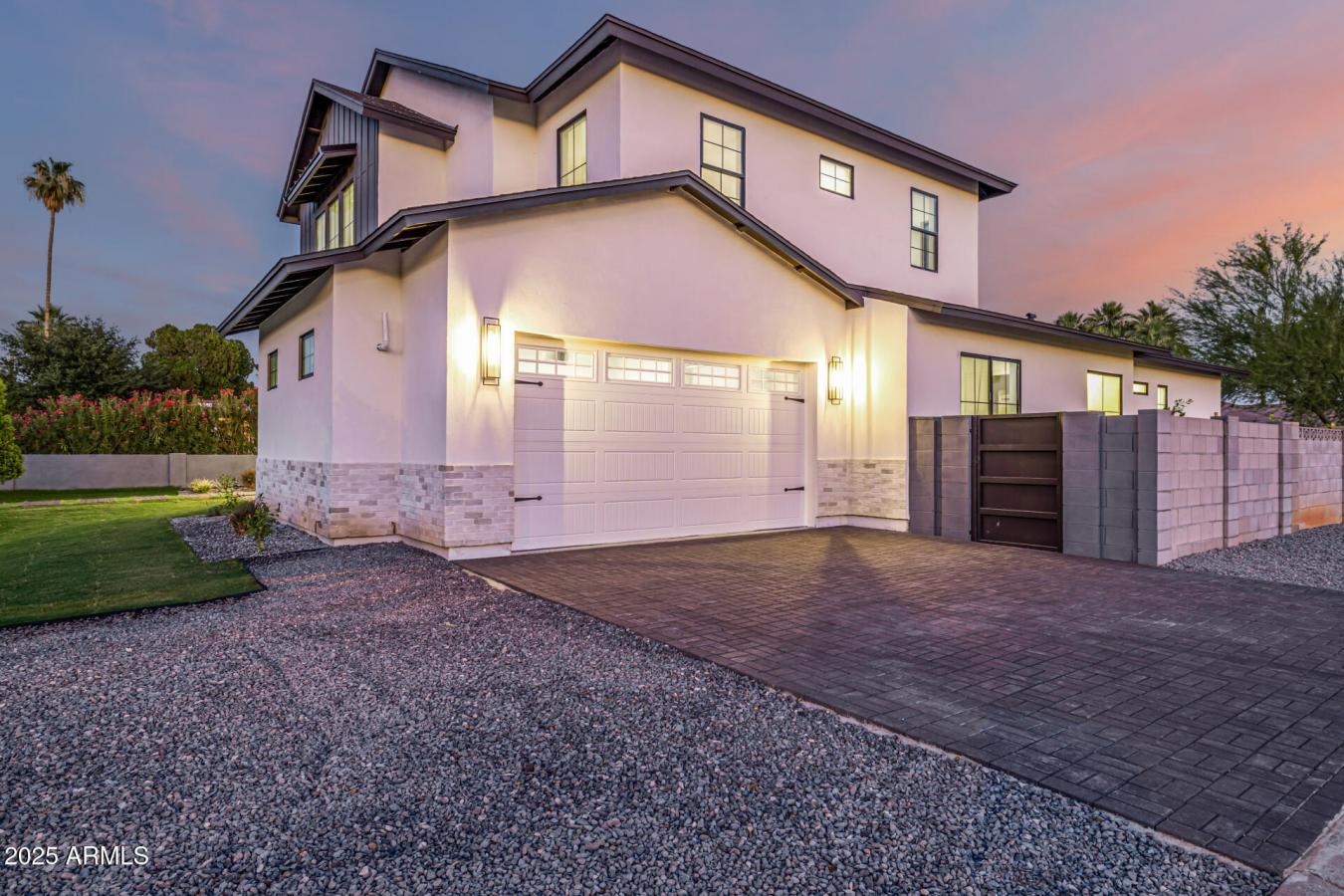 Phoenix, Arizona, 85018, United States, 5 Bedrooms Bedrooms, ,4 BathroomsBathrooms,Residential,For Sale,1871744