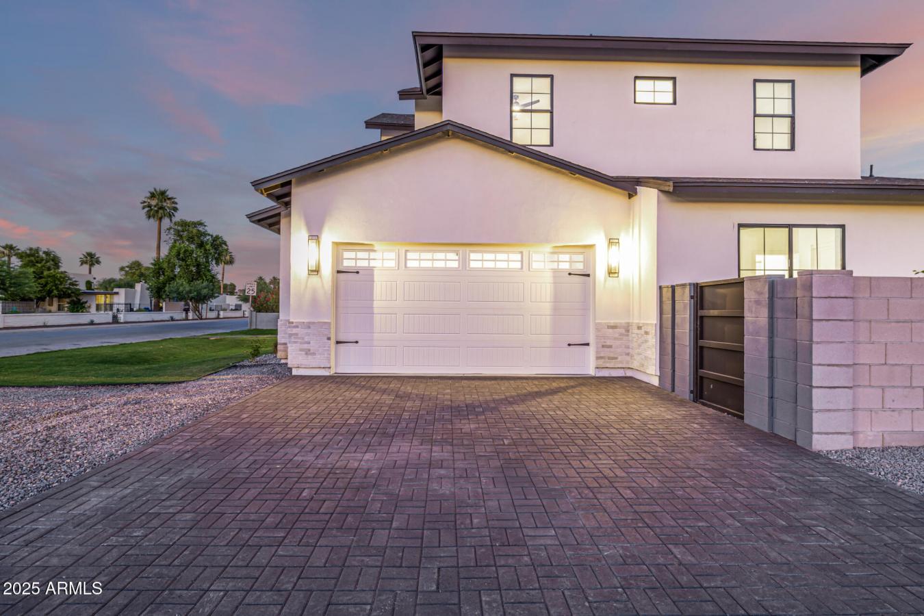 Phoenix, Arizona, 85018, United States, 5 Bedrooms Bedrooms, ,4 BathroomsBathrooms,Residential,For Sale,1871744