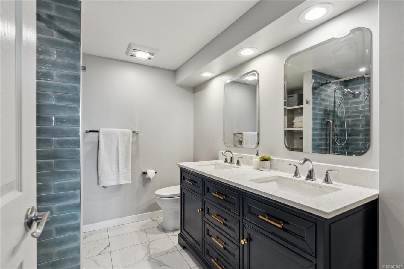 Victoria, BC, V9A 7J9, Canada, 2 Bedrooms Bedrooms, ,-2 BathroomBathrooms,Residential,For Sale,1871731
