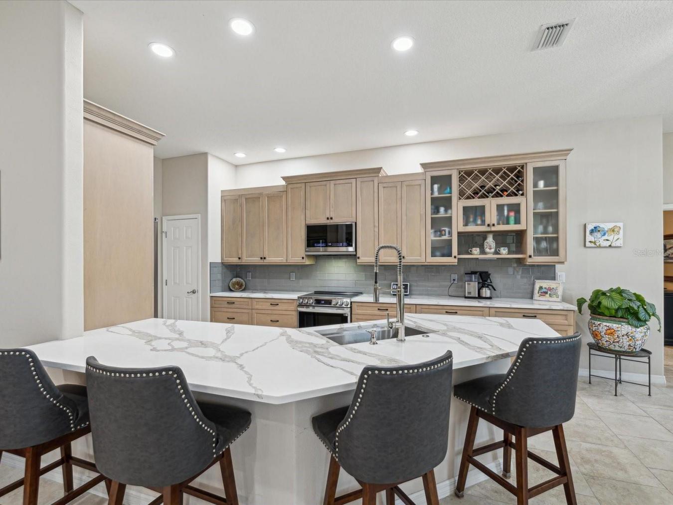 PARRISH, Florida, 34219, United States, 4 Bedrooms Bedrooms, ,3 BathroomsBathrooms,Residential,For Sale,1871727