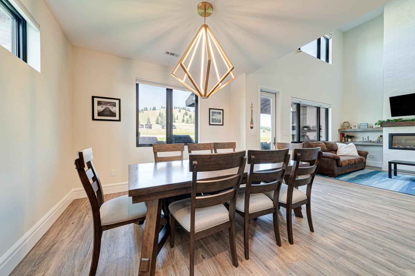 Lake Koocanusa, BC, V0B 1T5, Canada, 6 Bedrooms Bedrooms, ,4 BathroomsBathrooms,Residential,For Sale,1871725