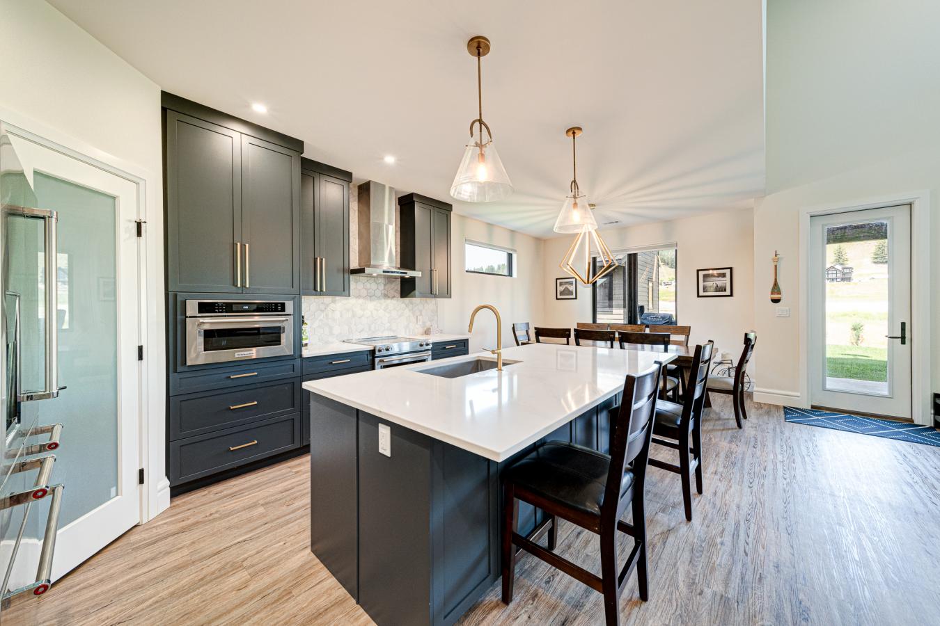 Lake Koocanusa, BC, V0B 1T5, Canada, 6 Bedrooms Bedrooms, ,4 BathroomsBathrooms,Residential,For Sale,1871725