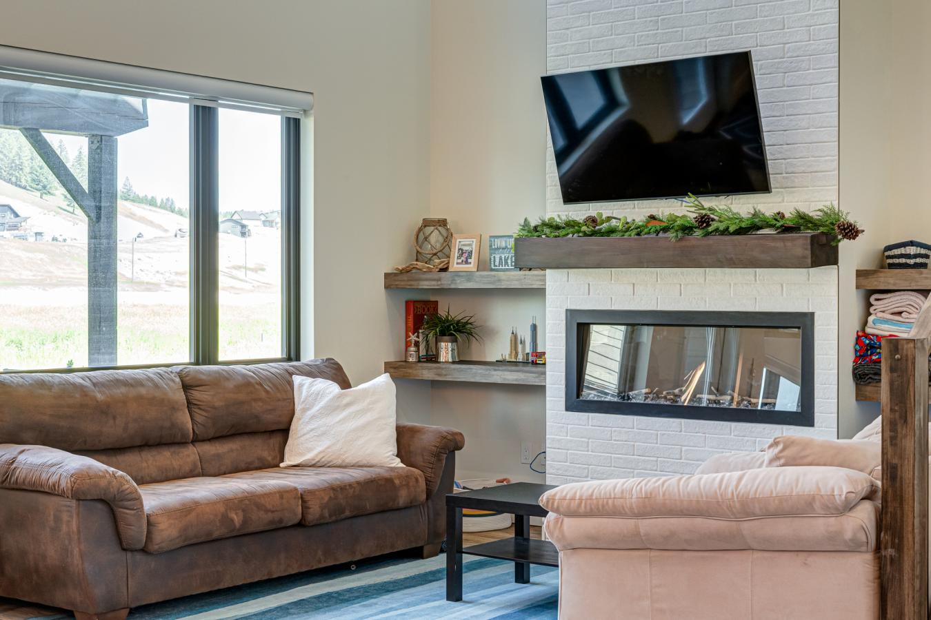 Lake Koocanusa, BC, V0B 1T5, Canada, 6 Bedrooms Bedrooms, ,4 BathroomsBathrooms,Residential,For Sale,1871725