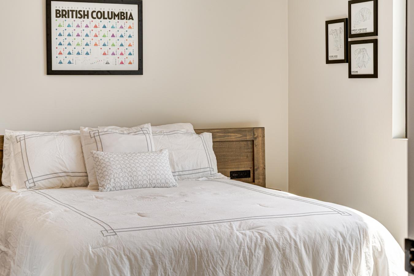 Lake Koocanusa, BC, V0B 1T5, Canada, 6 Bedrooms Bedrooms, ,4 BathroomsBathrooms,Residential,For Sale,1871725